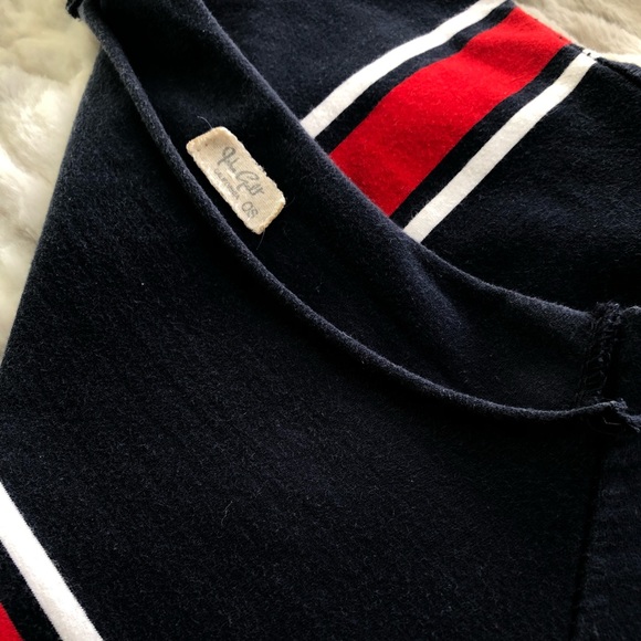 Brandy Melville Rin Crop Top (John Galt) || Trendy - Picture 4 of 5